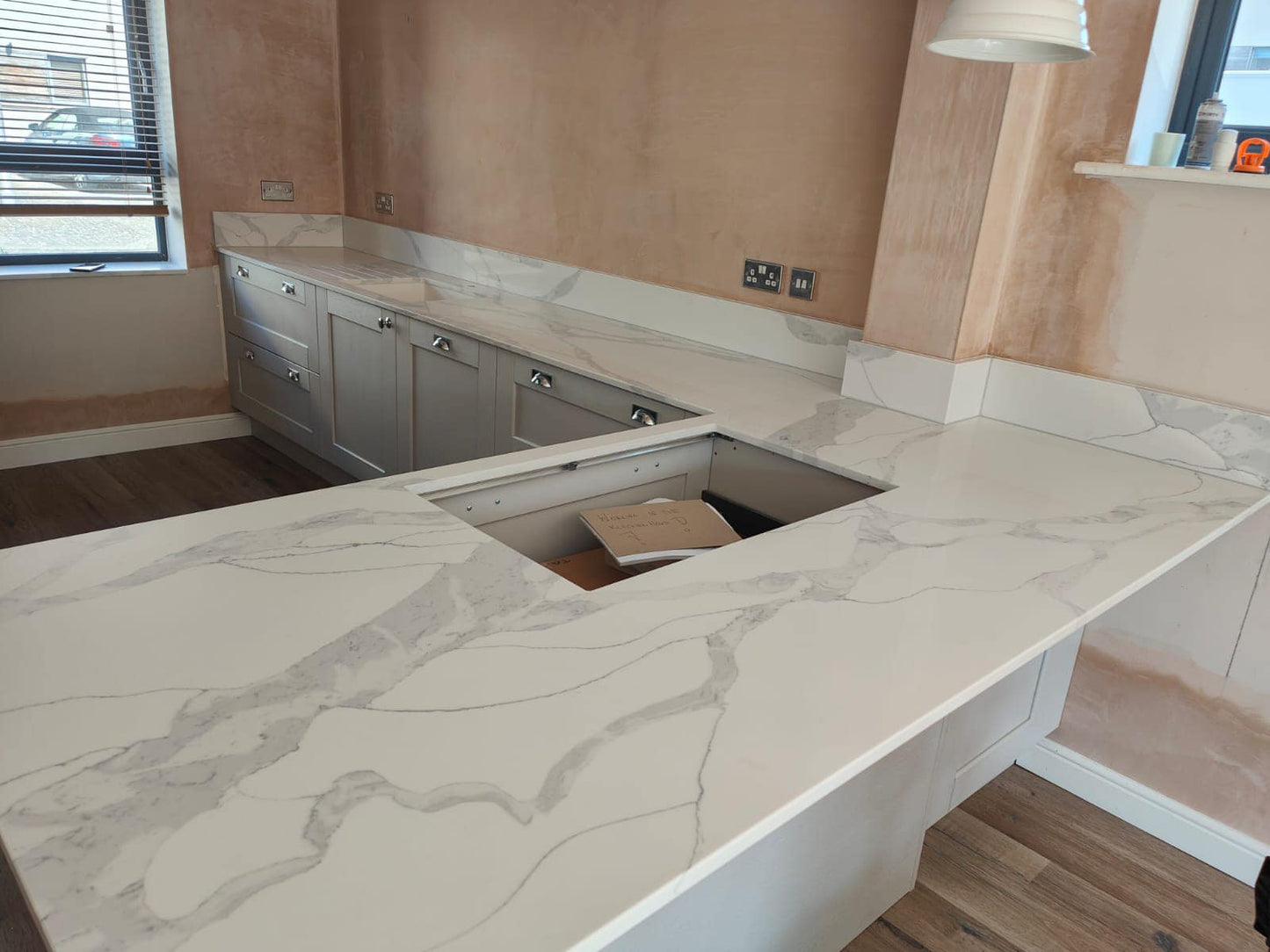 PQS Statuario Toran Quartz