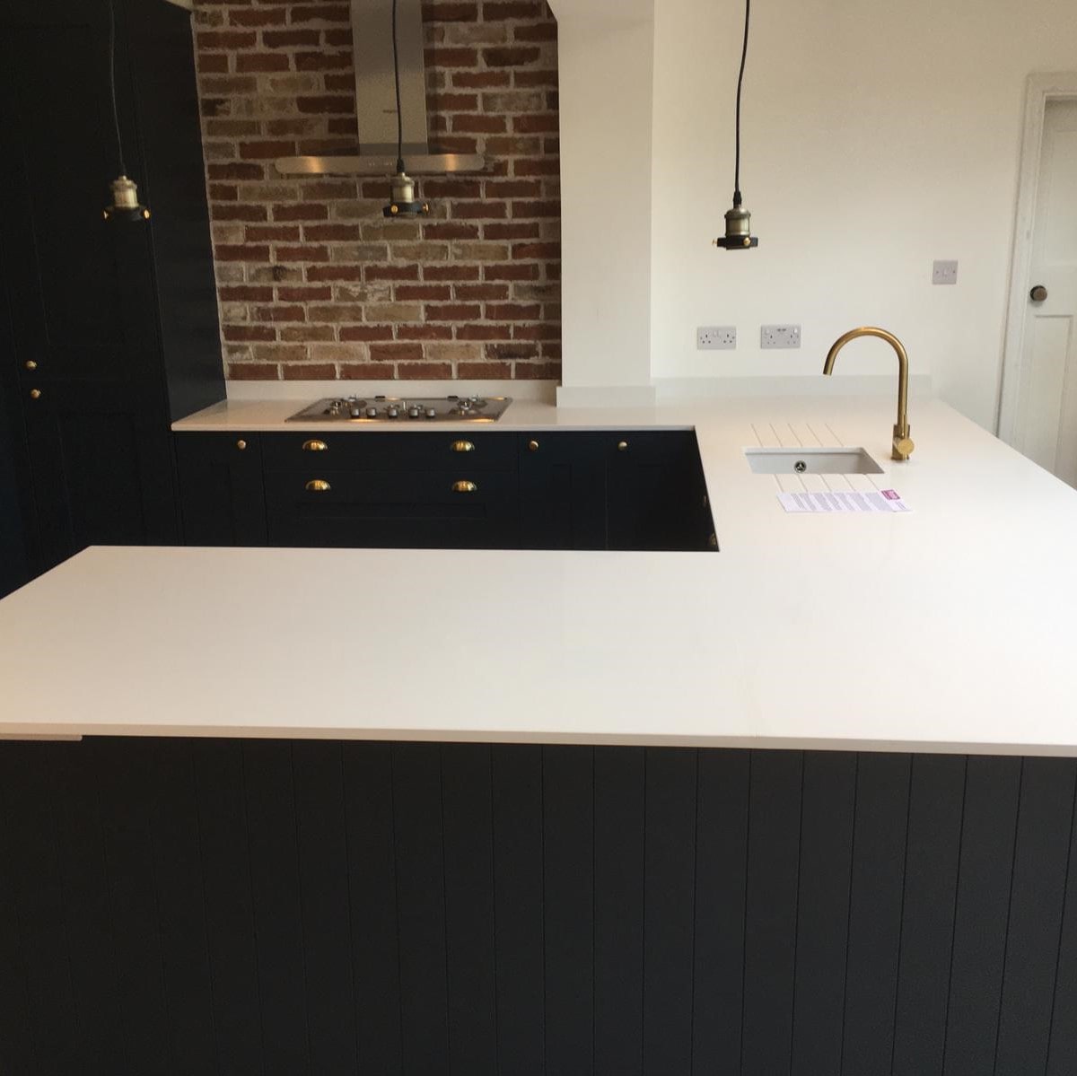 BQS Super White Quartz kitchen worktops