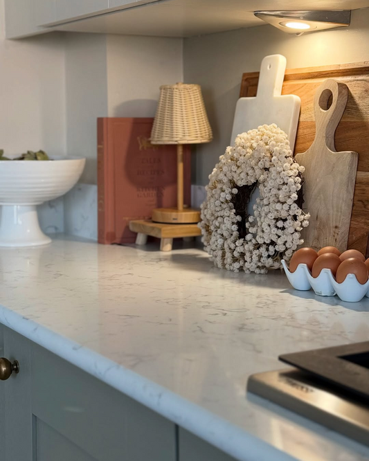 How to Choose a Worktop That Matches Your Kitchen (and Still Looks Good in 5 Years)