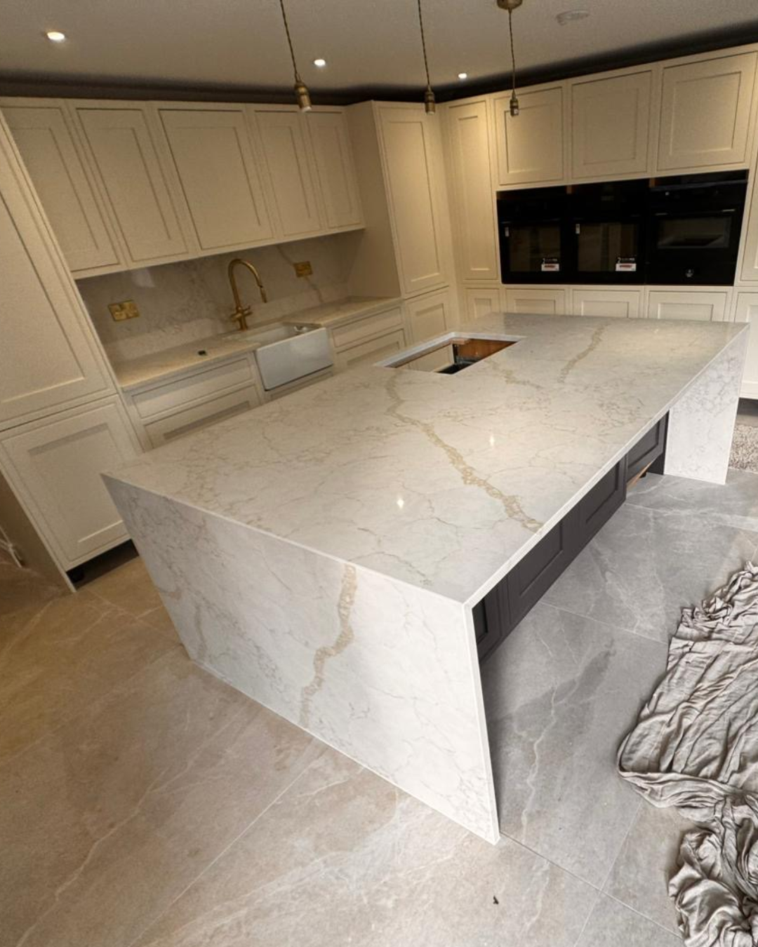 PQS Statuario Gold Polished