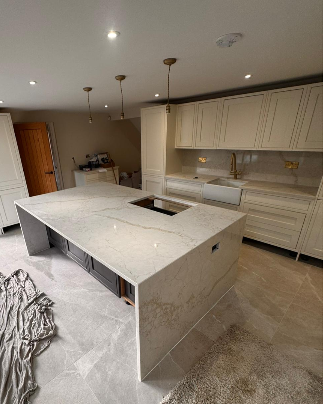 PQS Statuario Gold Polished