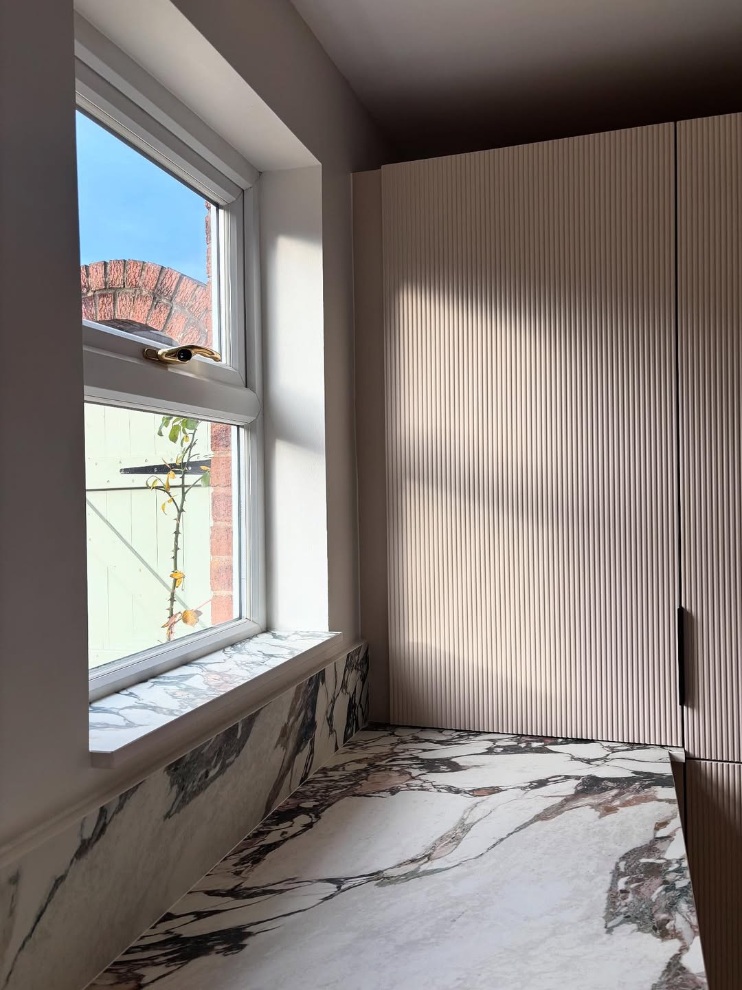 Uniceramica Calacatta Viola